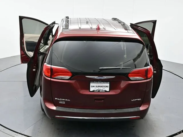 Used 2018 Velvet Red Pearlcoat Chrysler Limited image 40