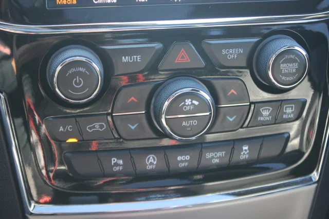 Used 2020 Gray Jeep Limited image 9