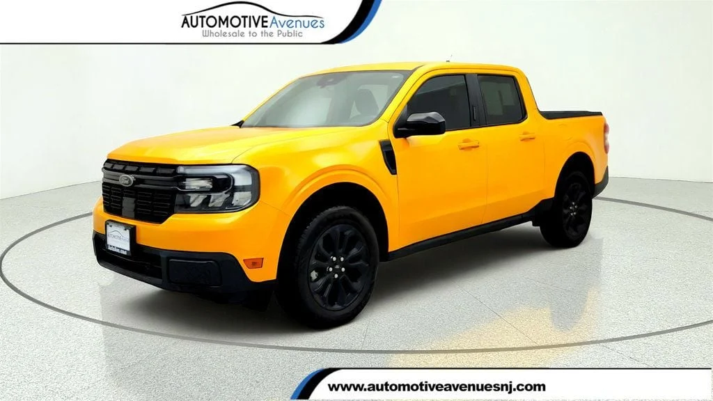 Used 2023 Cyber Orange Metallic Tricoat Ford LARIAT FWD SuperCrew w/ Black Appearance Pkg & Luxury Pkg image 1