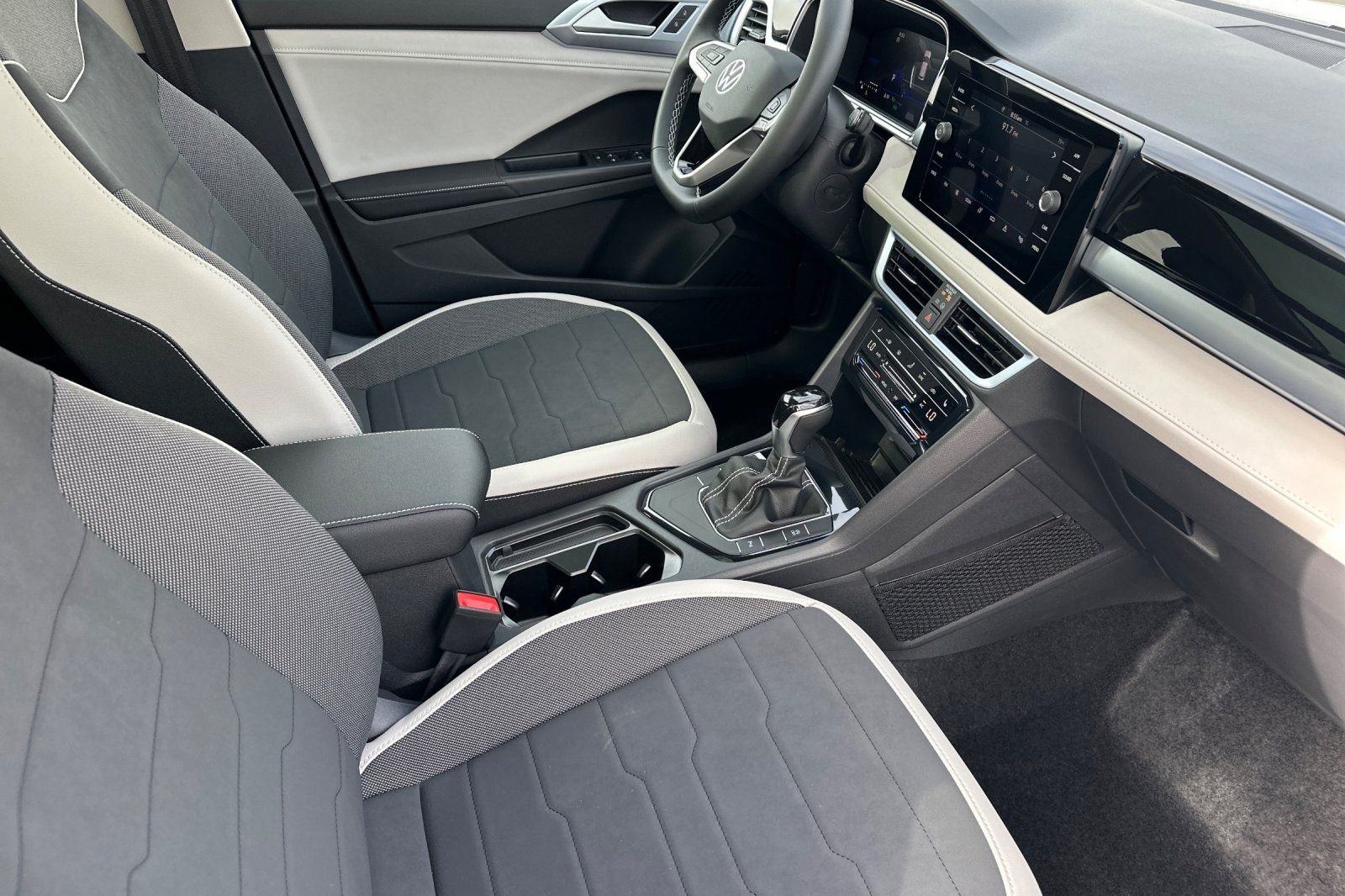 New 2026 Pure White Volkswagen 1.5T SE image 16
