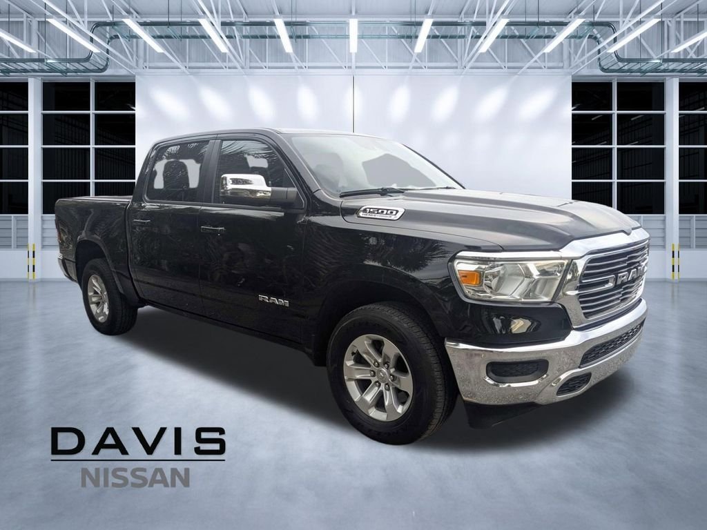 2024 RAM 1500 Laramie 4x4 Crew Cab 5'7's photo