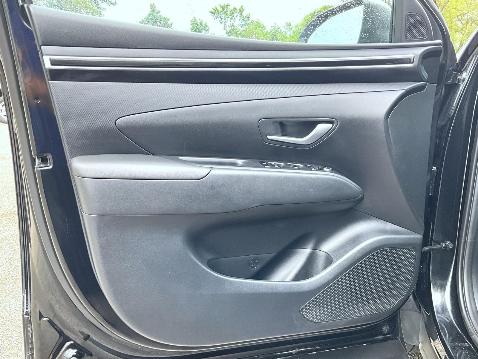 Used 2024 Black Hyundai SEL image 10