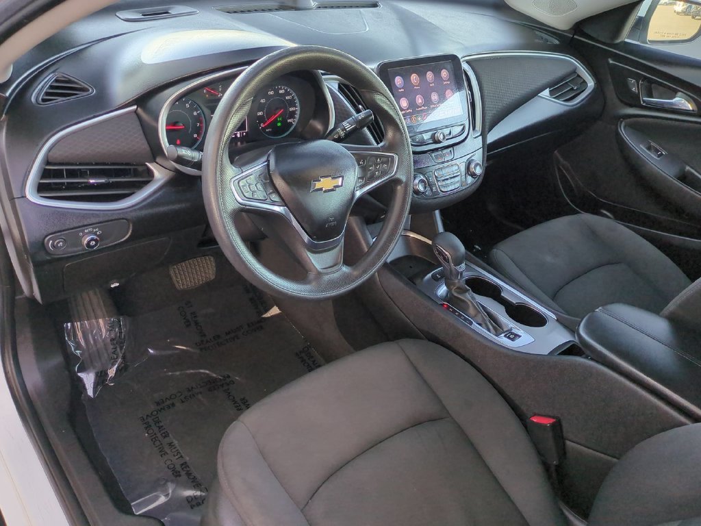Used 2023 SUMMIT WHITE Chevrolet LT image 11
