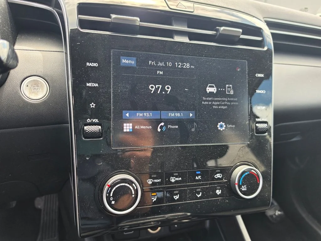 Used 2023 Black Hyundai SEL image 16