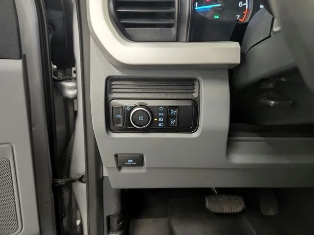 Used 2023 Silver Ford XL image 45