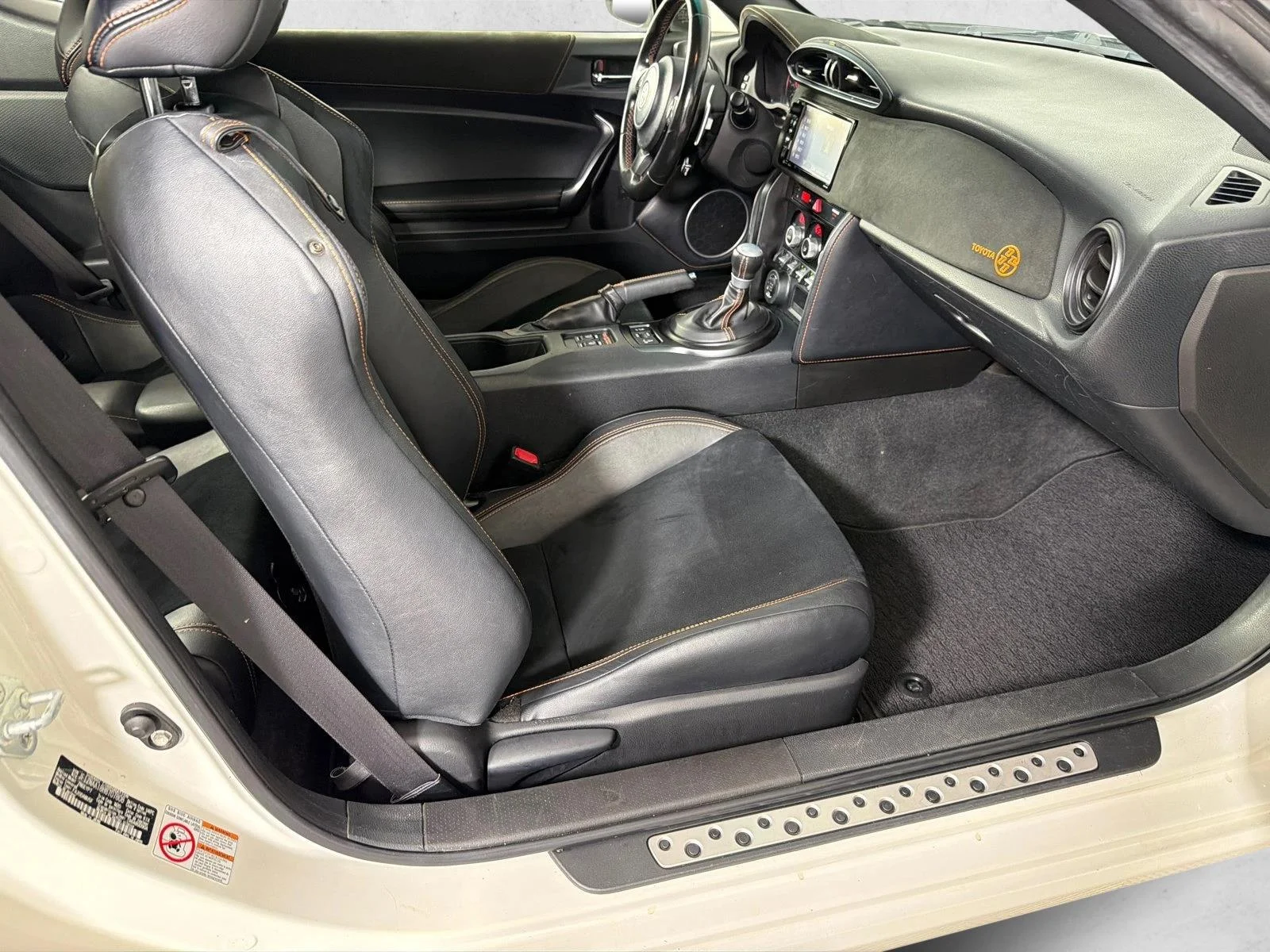 Used 2017 White Toyota  image 13
