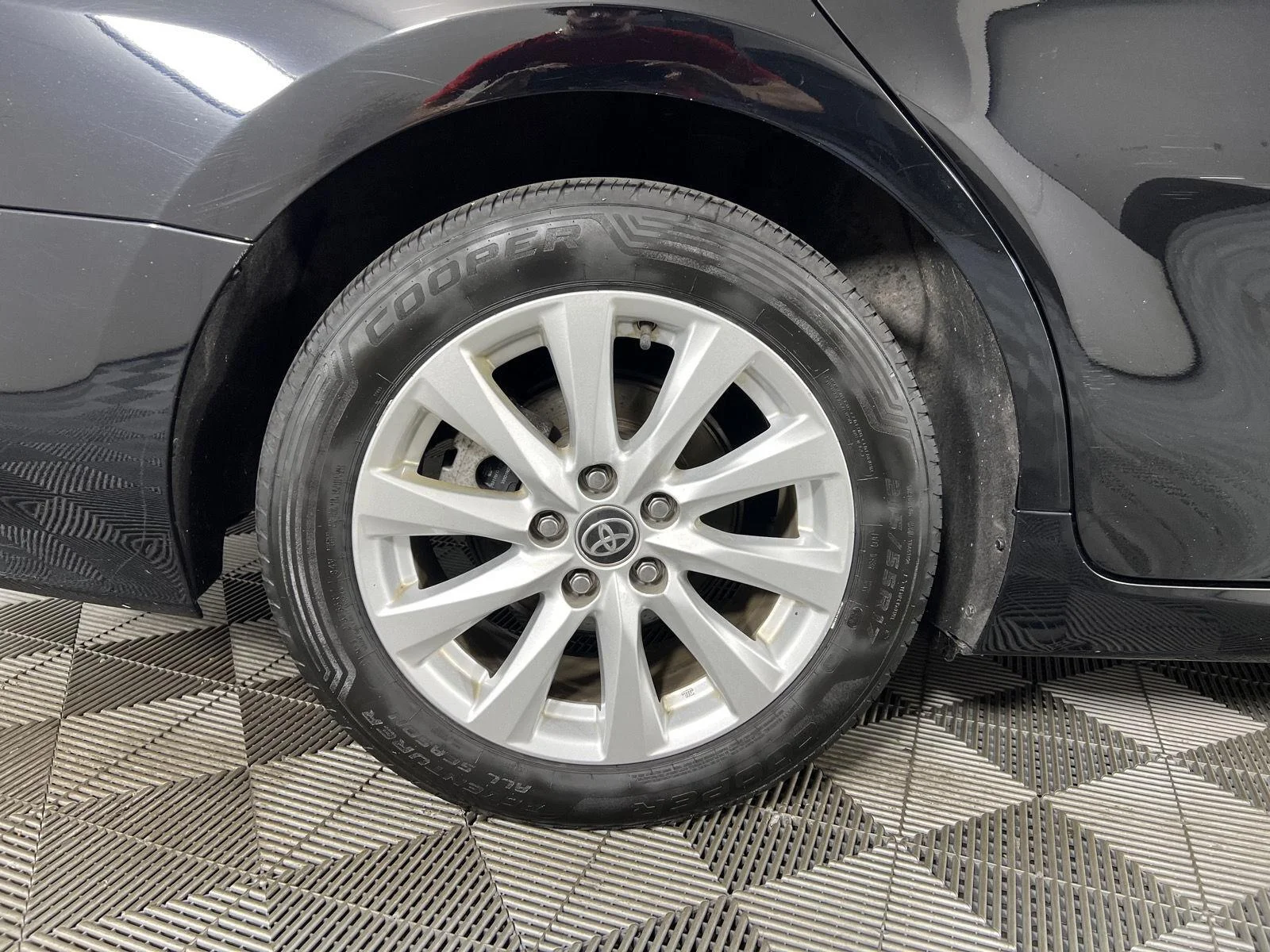 Used 2020 Bk Toyota LE image 33