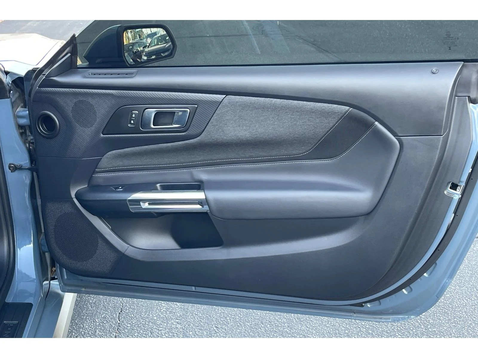 Used 2025 Vapor Blue Metallic Ford GT image 19