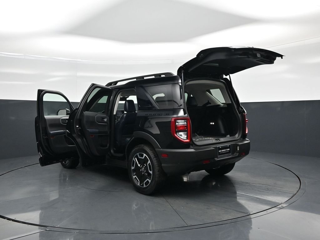 Used 2023 Black Ford Outer Banks image 62