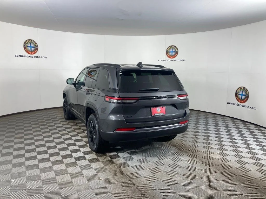 New 2026 Baltic Gray Metallic Clear-Coat Exterior Paint Jeep Altitude image 20