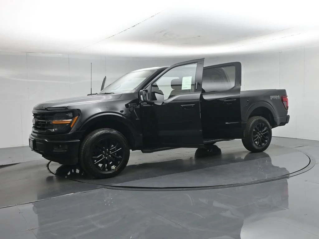 New 2026 Agate Black Metallic Ford XLT image 5