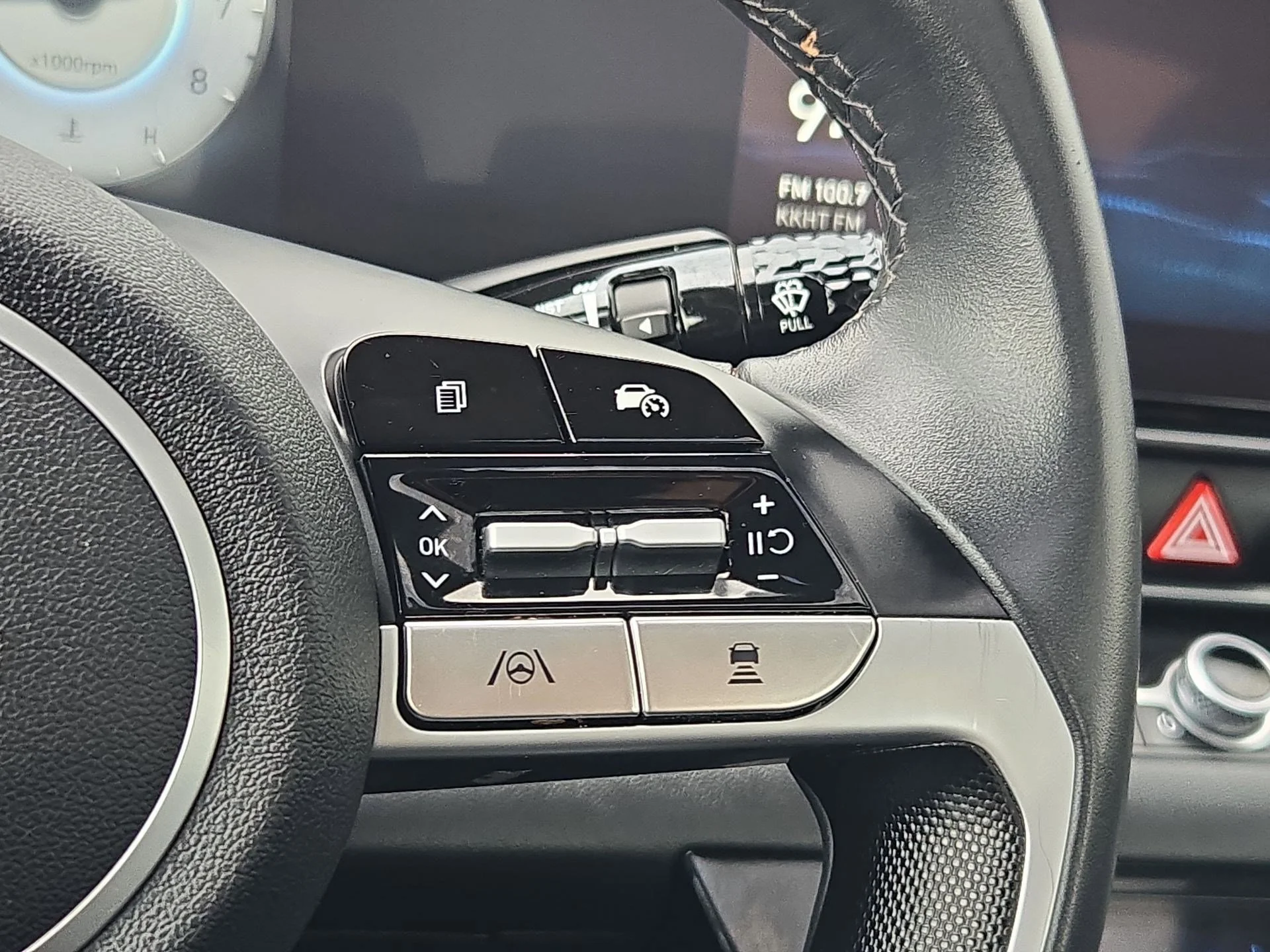 Used 2025 Ecotronic Gray Hyundai Limited image 19