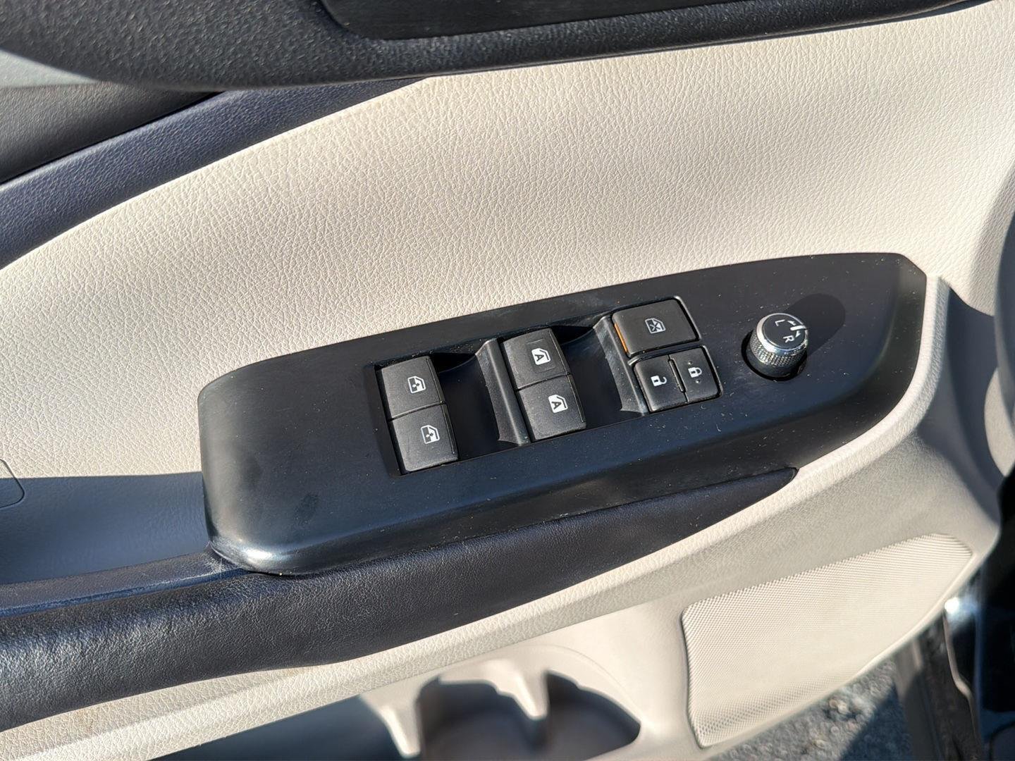 Used 2017 Midnight Black Metallic Toyota XLE image 34