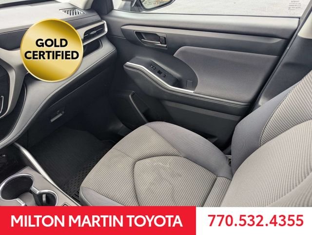 Used 2024  Toyota LE Nightshade image 18
