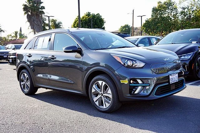 Used 2022 Gray Kia EX Premium image 5