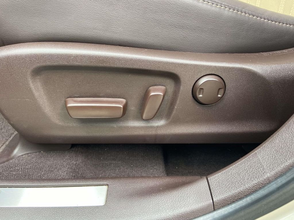 Used 2019 Beige Lexus 350 image 18