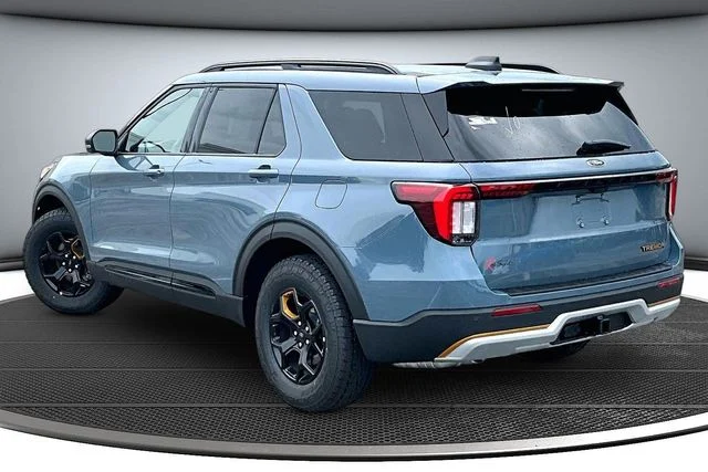 New 2026 Vapor Blue Metallic Ford Tremor® image 3