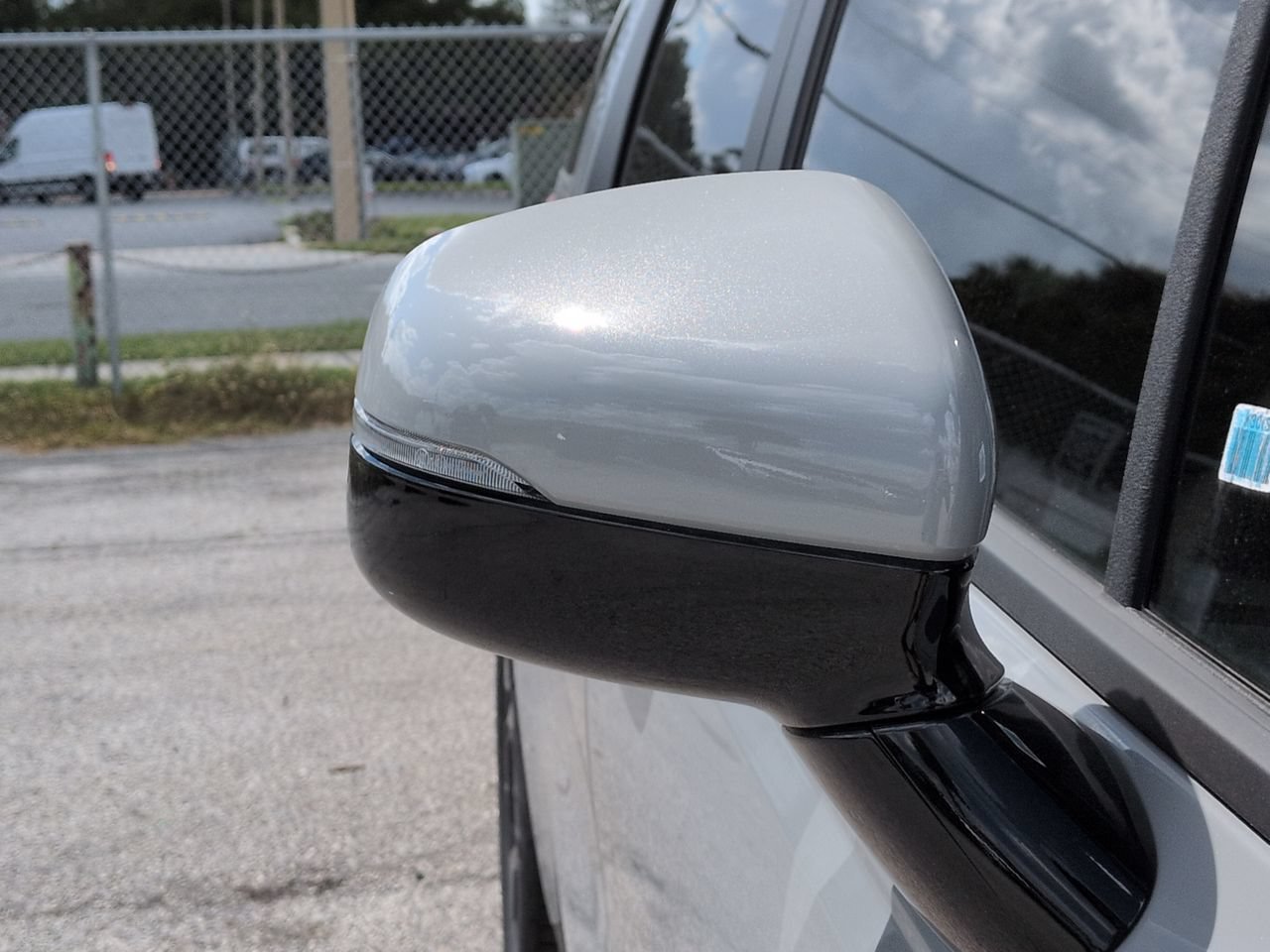 New 2026 Ceramic Silver Kia EX image 12