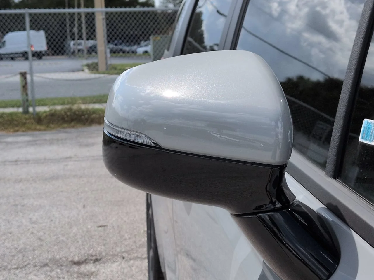 New 2026 Ceramic Silver Kia EX image 12
