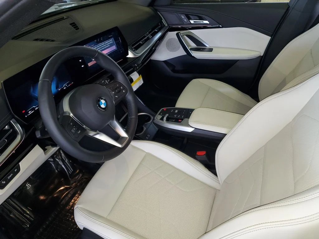 New 2026 Cape York Green Metallic BMW xDrive28i image 15