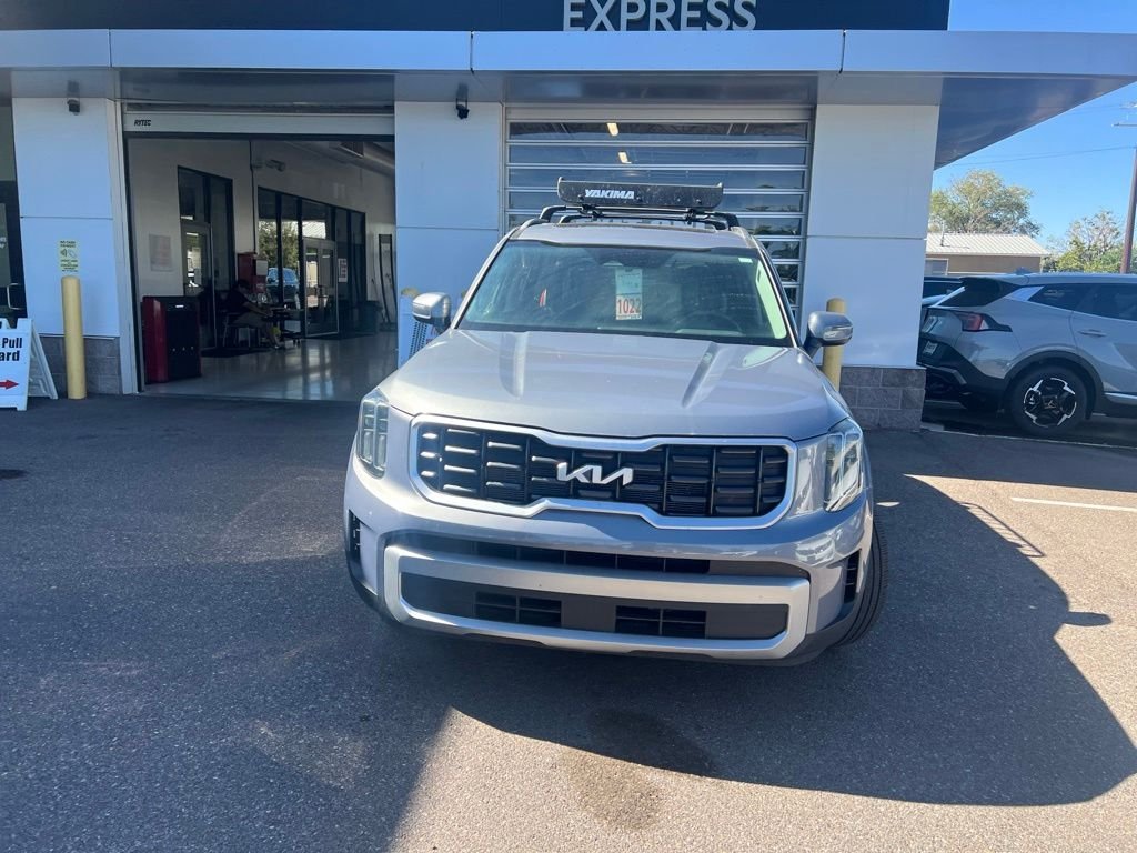 Used 2024 Silver Kia S image 4