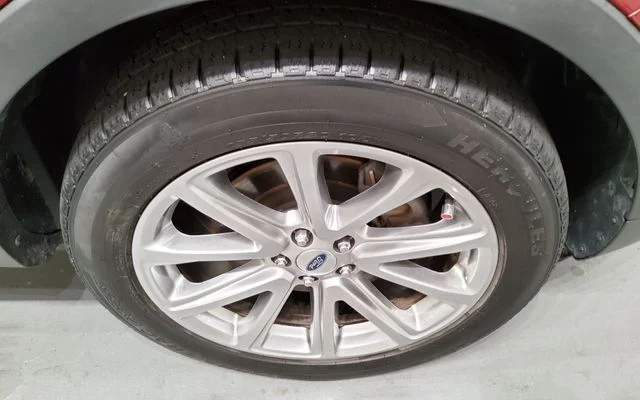 Used 2017 Red Ford Limited image 29