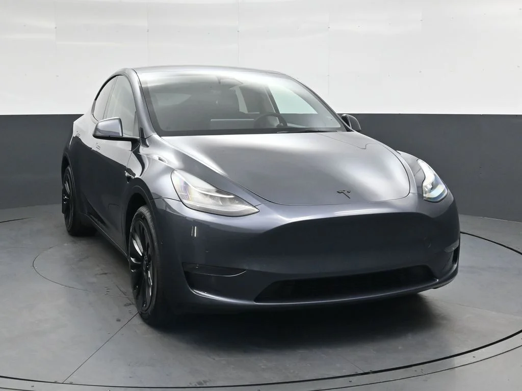Used 2022  Tesla Long Range image 2
