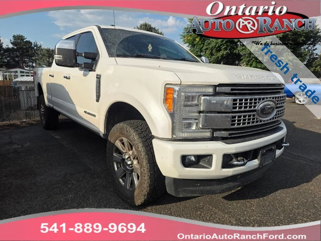 Used 2017 White Platinum Tri-Coat Metallic Ford Platinum image 1