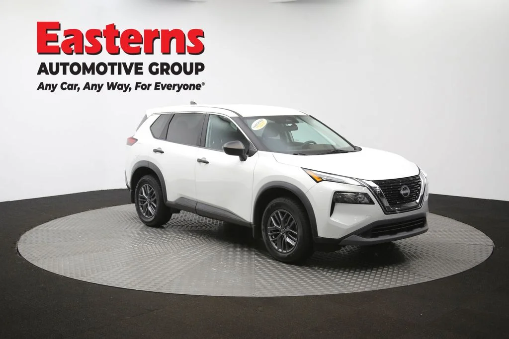 Used 2023 White Nissan S image 44