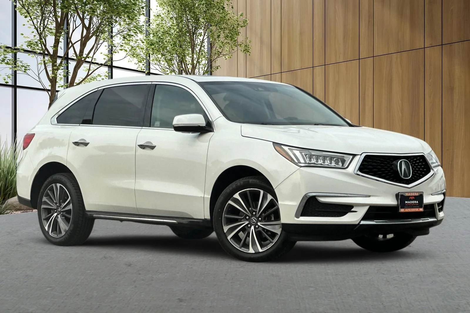 Used 2019 White Acura w/Technology Pkg image 2