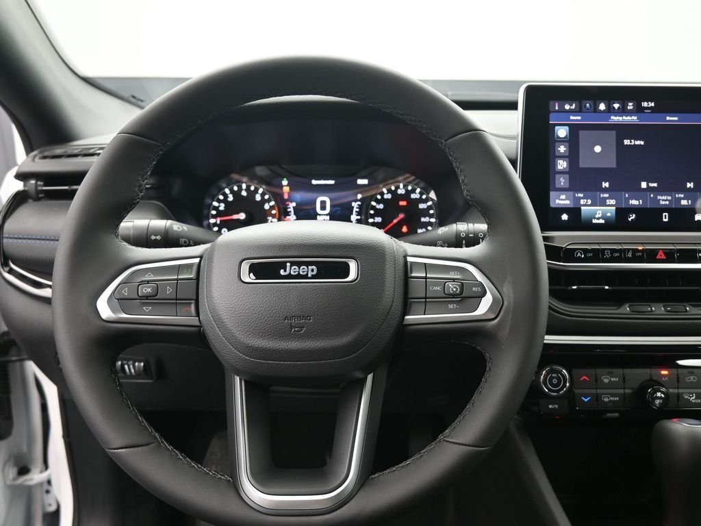 New 2026 Bright White Clearcoat Jeep Latitude image 7