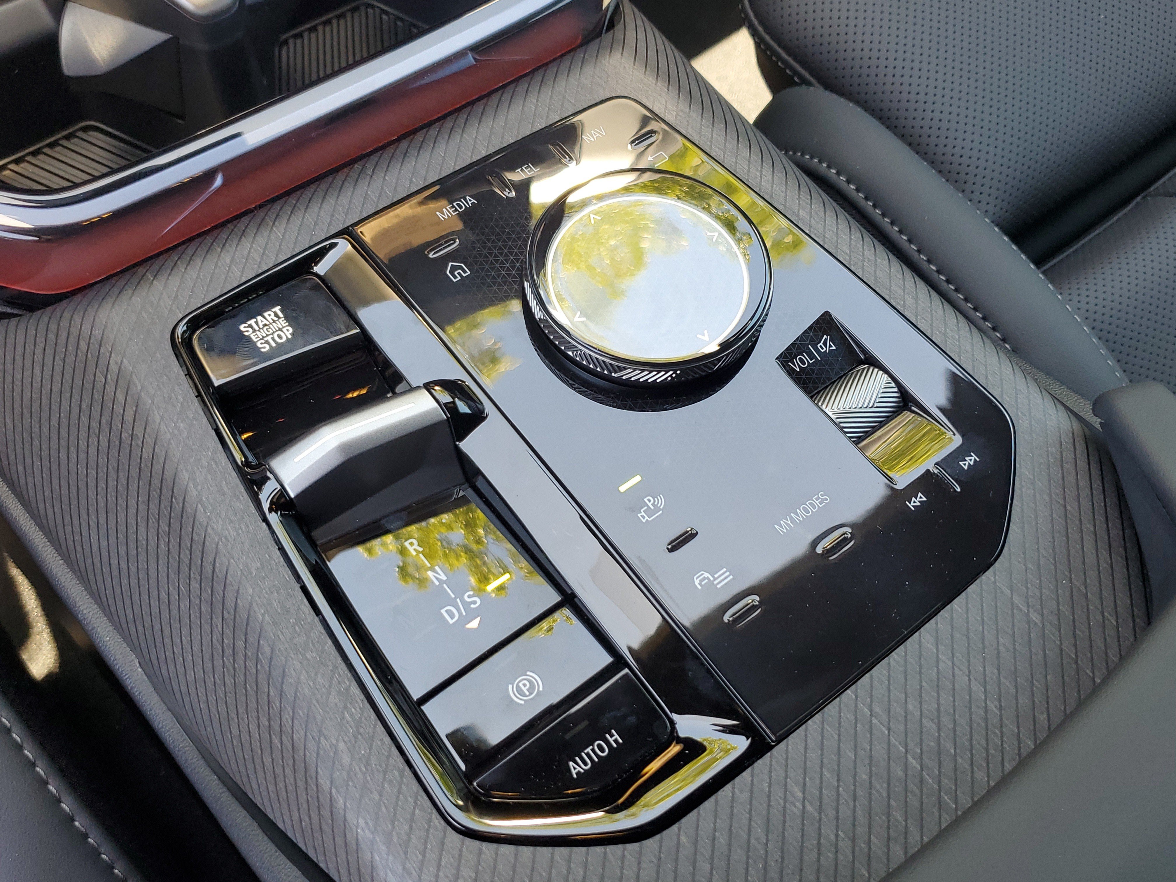 New 2026 Mineral White Metallic BMW 30 xDrive image 27