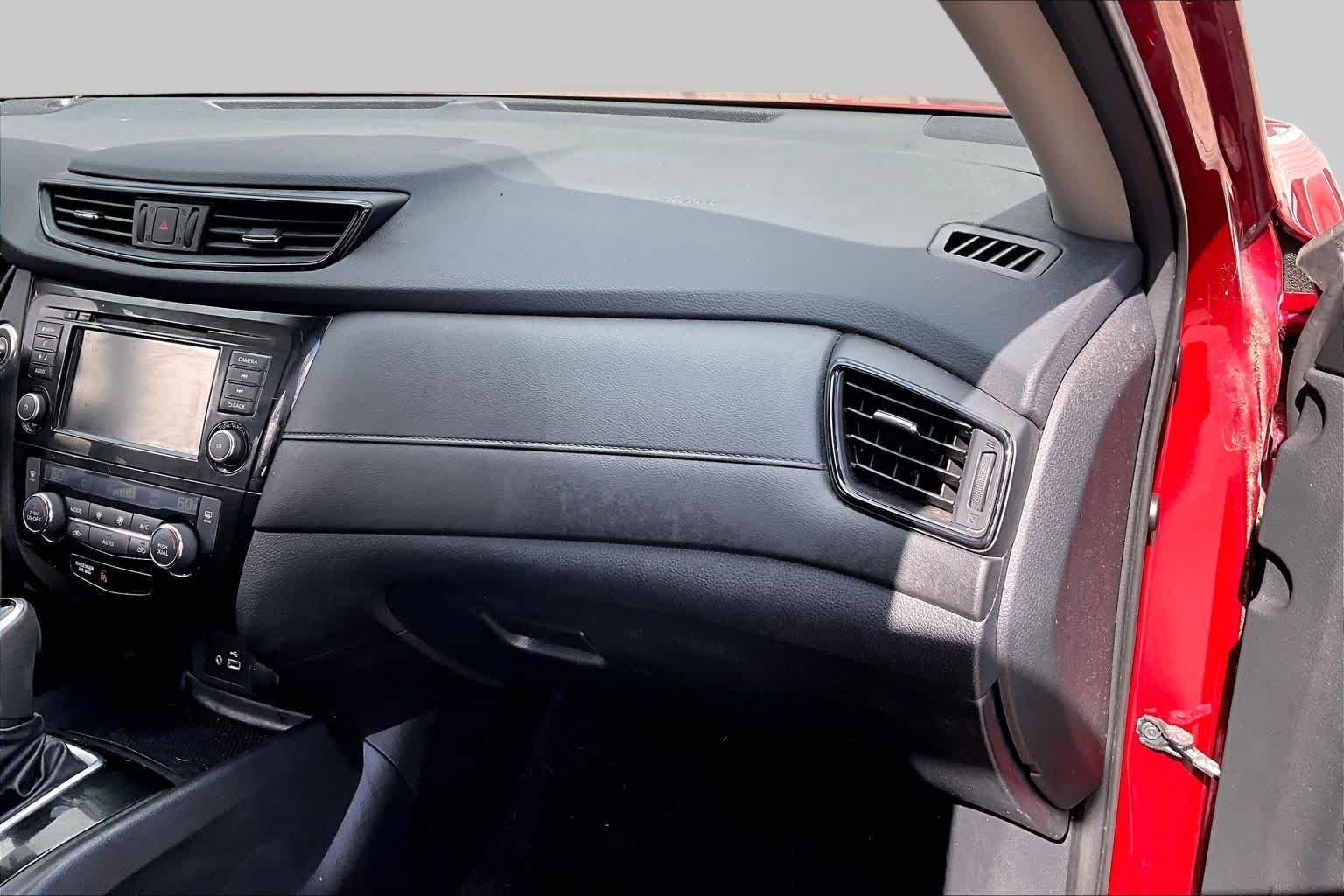 Used 2019 Scarlet Ember Tintcoat Nissan SV image 17
