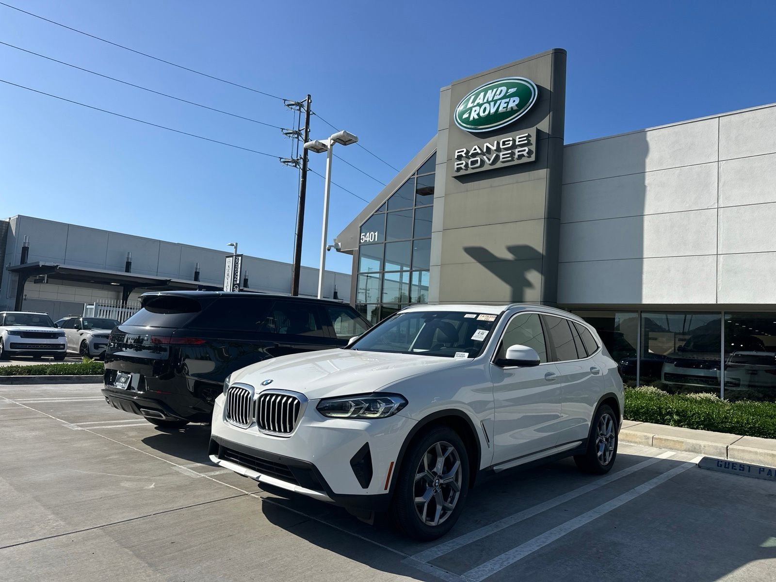 Used 2023 Alpine White BMW sDrive30i image 1