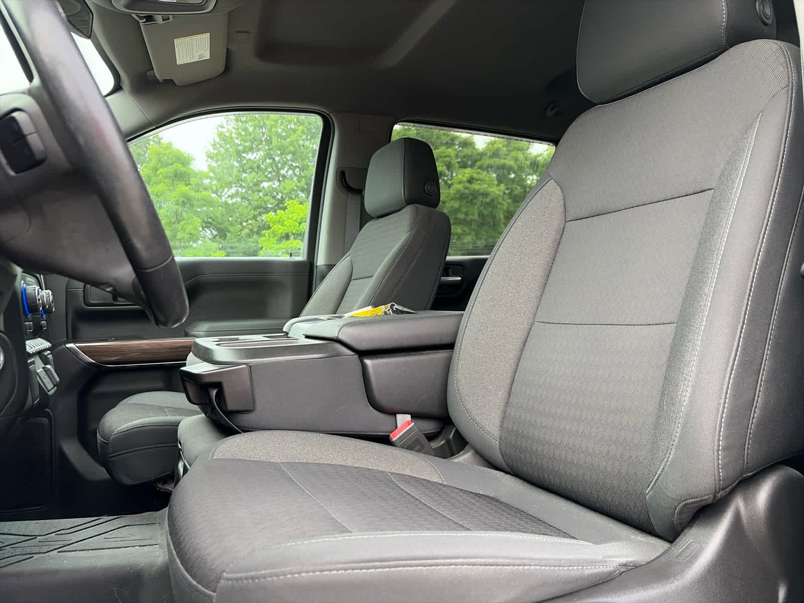 Used 2020 SILVER ICE METALLIC Chevrolet LT image 5