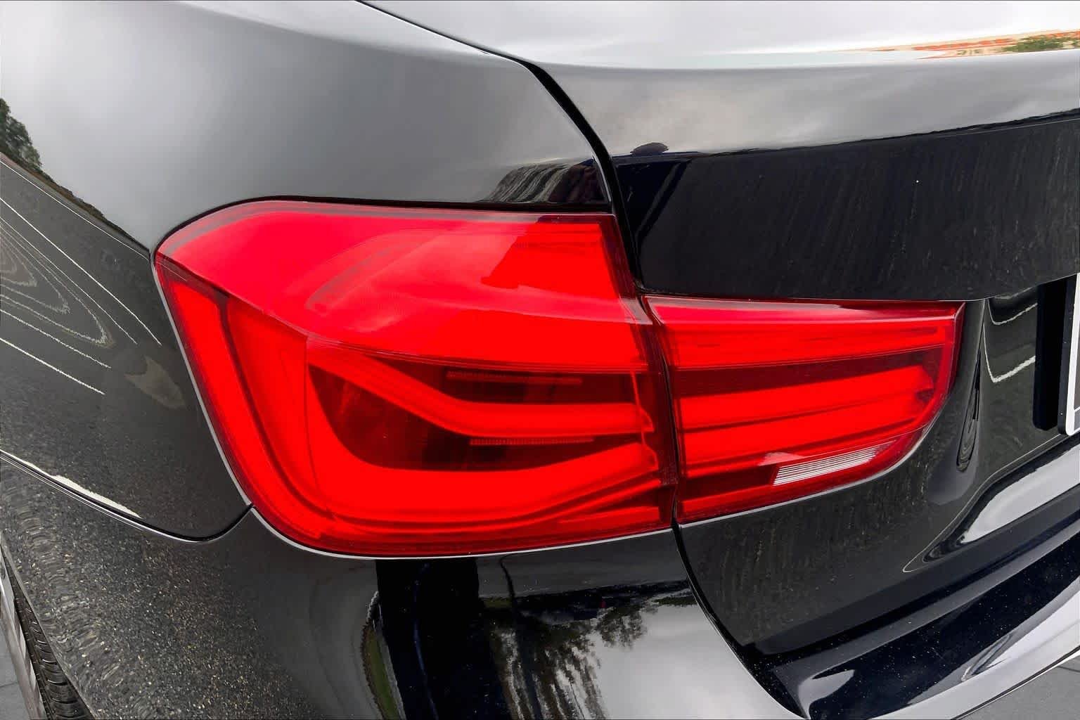 Used 2018 Jet Black BMW 330i image 26