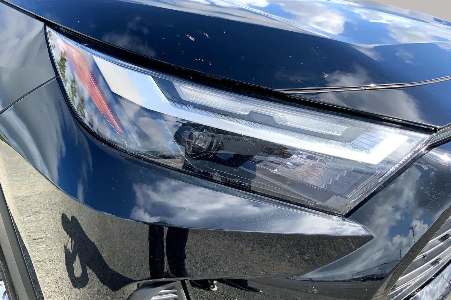 Used 2025 Midnight Black Metallic Toyota XLE image 27