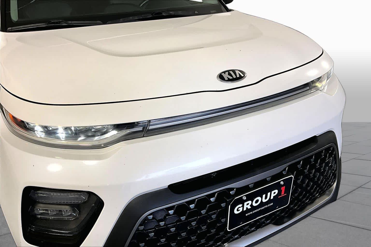 Used 2020 Snow White Pearl Kia EX image 28
