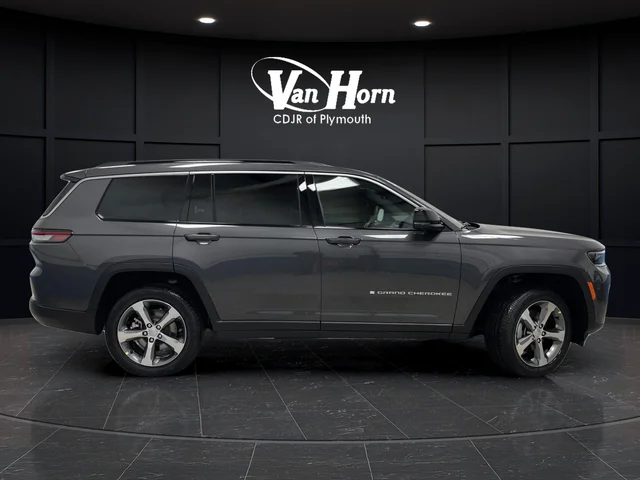 New 2026 Baltic Gray Metallic Clear-Coat Exterior Paint Jeep Limited image 2
