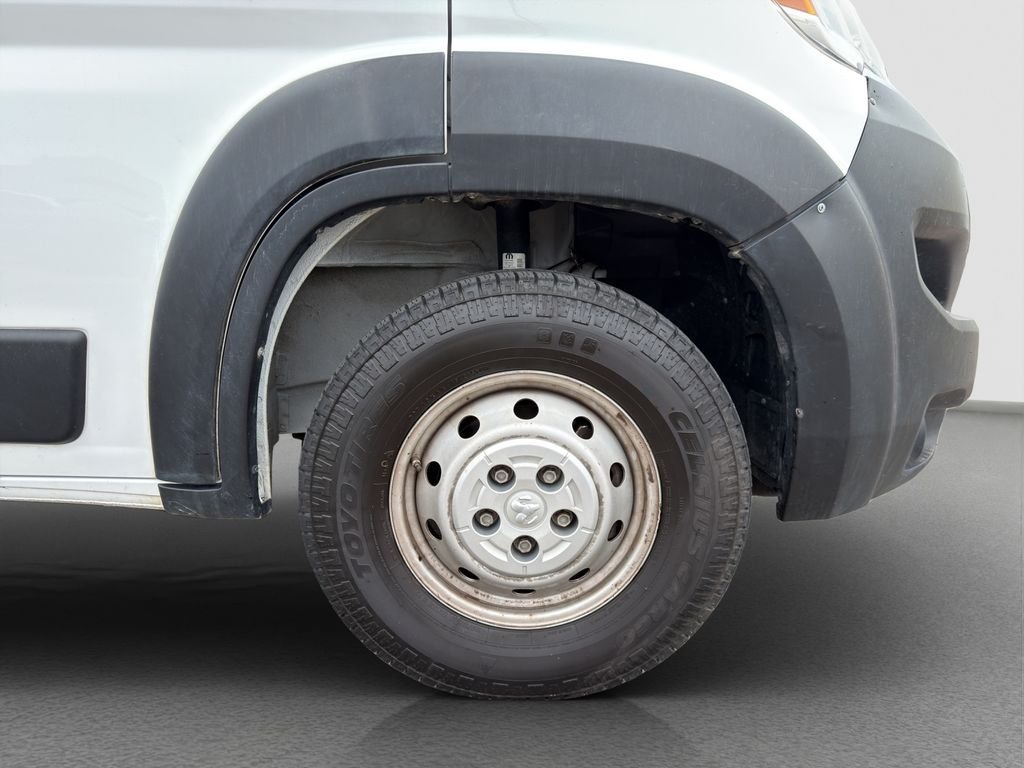 Used 2023 White Ram Base image 19