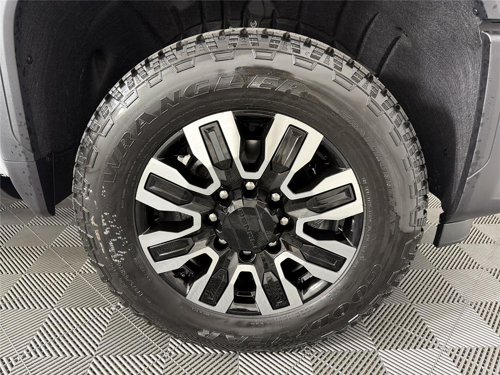 New 2026 Glacier White Tricoat GMC Denali Ultimate image 11