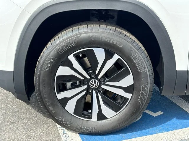 New 2026 Opal White Pearl Volkswagen 2.0T SE image 13