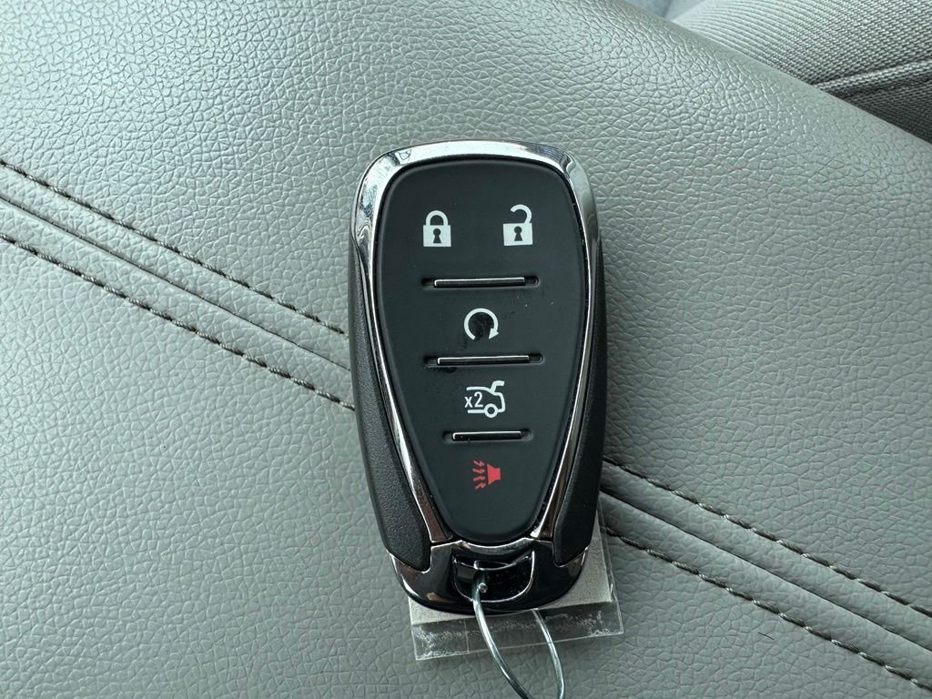 Used 2019 Summit White Chevrolet LT image 26