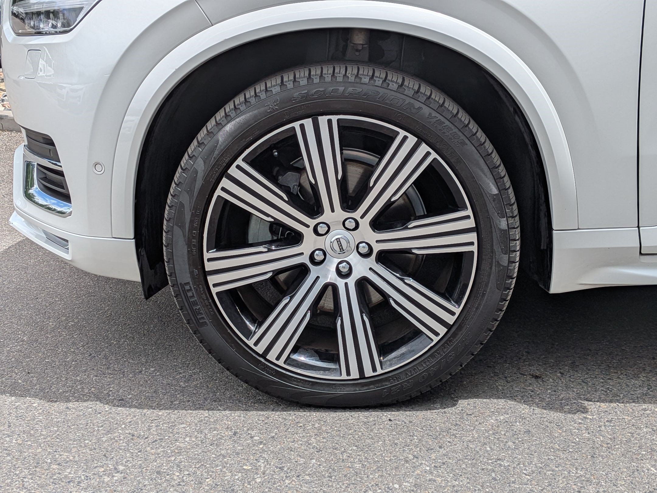 Certified Used 2023 Crystal White Volvo Ultimate image 11
