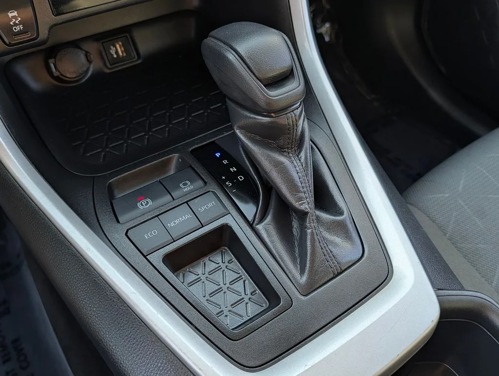 2024 Toyota RAV4 XLE - Photo 26