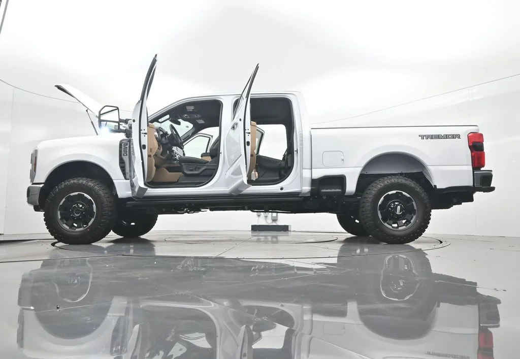 New 2026 Oxford White Ford F-250® Lariat® image 48