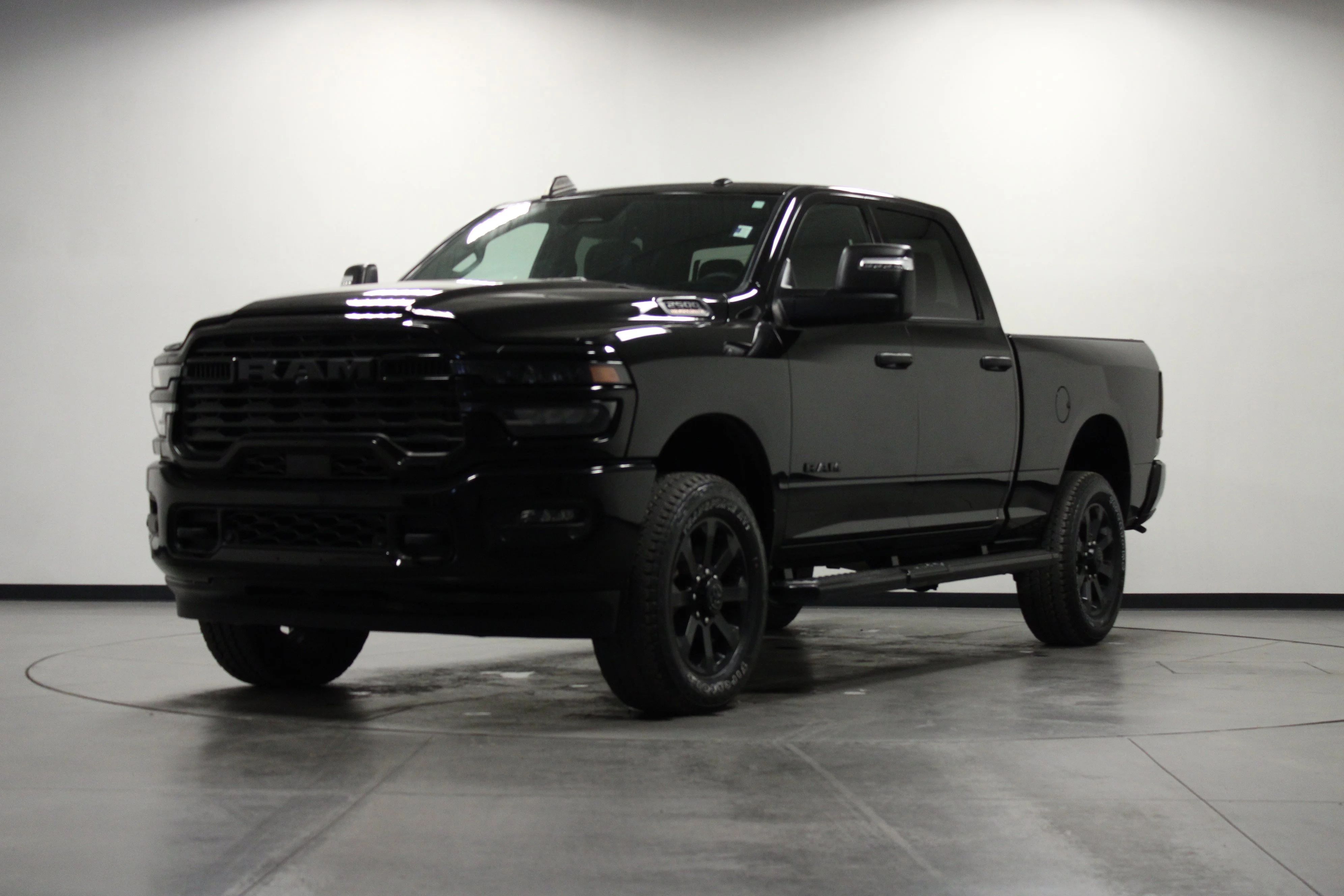 Used 2025 Diamond Black Crystal Pearlcoat Ram Big Horn image 8
