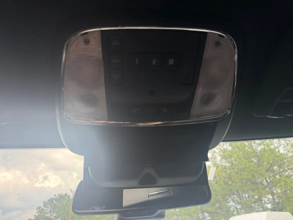 Used 2015 Silver Dodge R/T image 36
