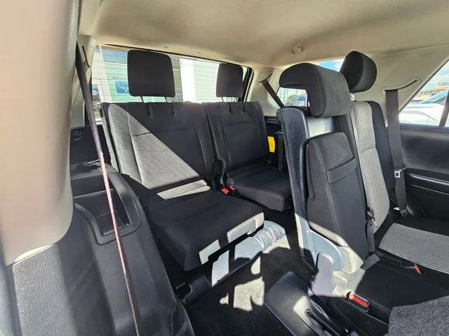 Used 2018 Super White Toyota SR5 image 26