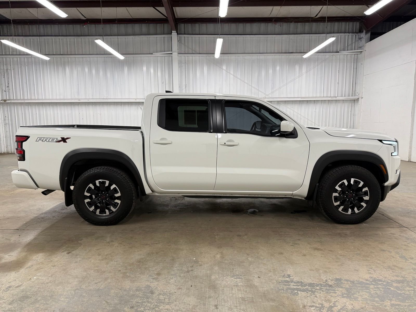 Used 2024 White Nissan PRO-X image 5